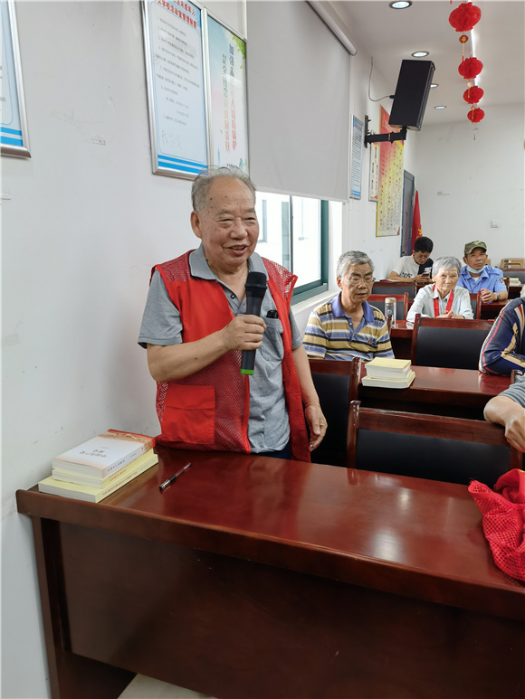 【學(xué)黨史辦實(shí)事】百水家園社區(qū)黨委開展頒發(fā)“光榮在黨50年”紀(jì)念章暨黨員過“政治生日”主題黨日活動(dòng)